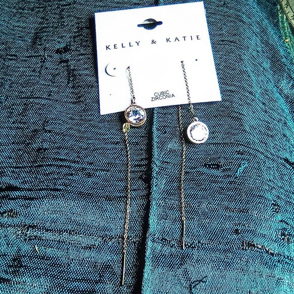 Slider Earrings - Picture 4 of 5